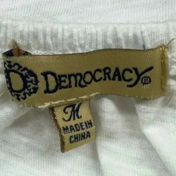 Democracy Women's White Ruffle Sleeve Embroidered Floral Blouse Size M - Picture 3 of 4